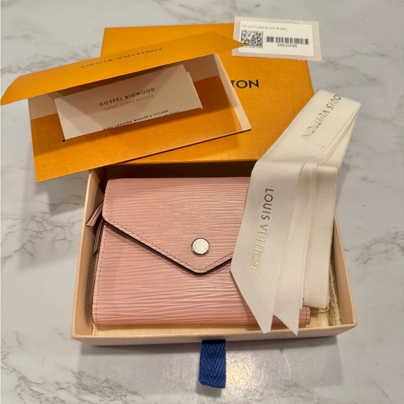 Authentic Louis Vuitton Epi Victorine Rose Ballerine Wallet - Picture 1 of 7